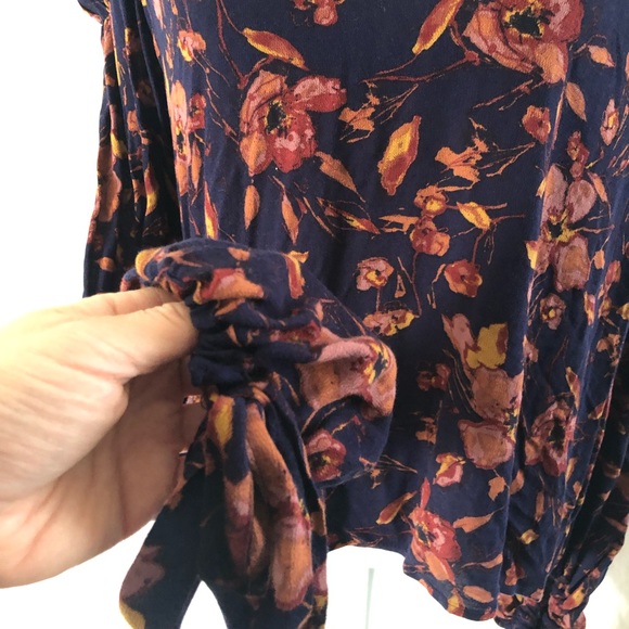 Large navy top floral off shoulder Nordstrom - Picture 3 of 8